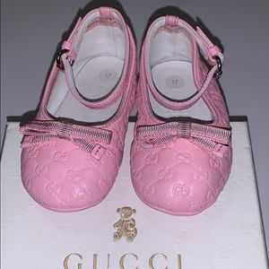 Pink Gucci baby flats size 17